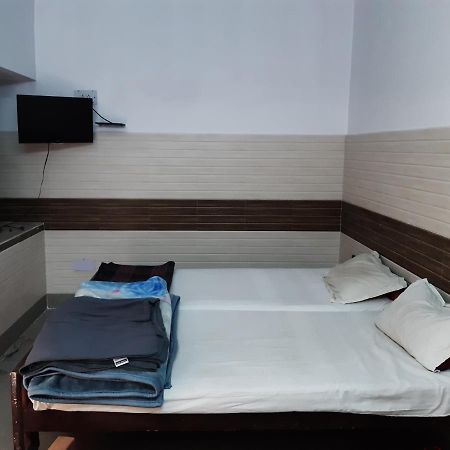 Hotel Yuvraj Патна Экстерьер фото